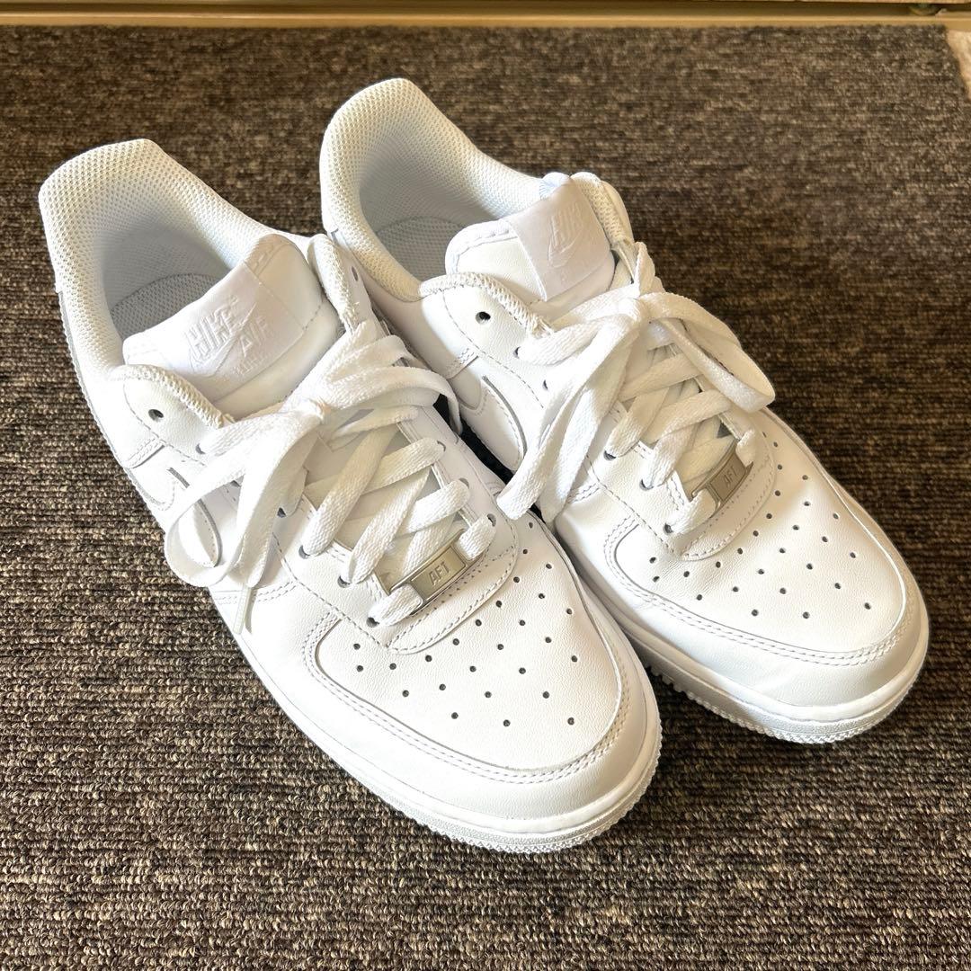 【りょうせいら】Nike Air Force 1 ホワイト
