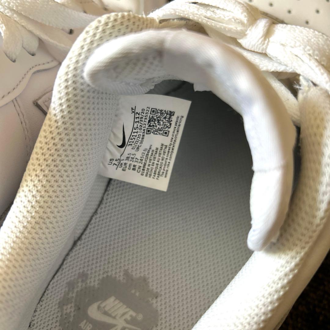 【りょうせいら】Nike Air Force 1 ホワイト