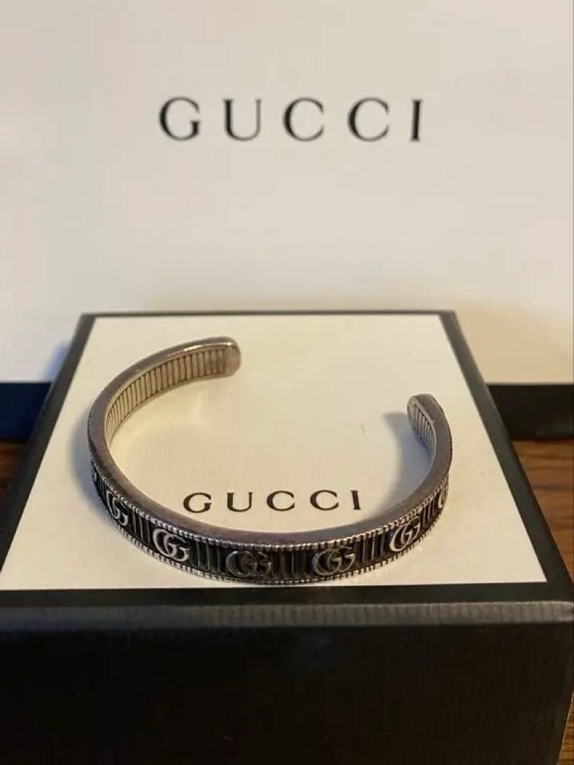 グッチバングル　GGマーモント　ダブルG 16号