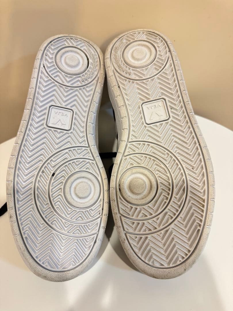 VEJA ブラックレザー スニーカー