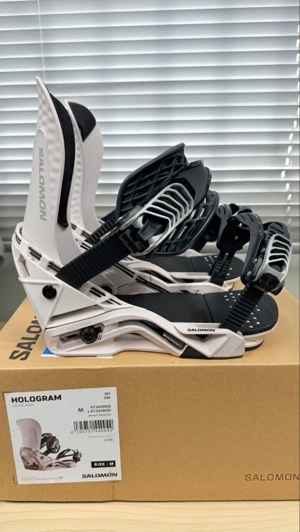 スノーボード SALOMON HOLOGRAM M SIZE