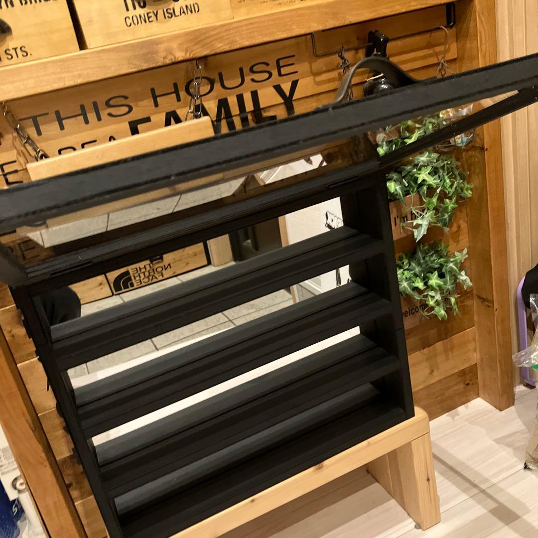 まつまつ　BE@RBRICK100％　48体収納ケース　扉付　ベアブリック