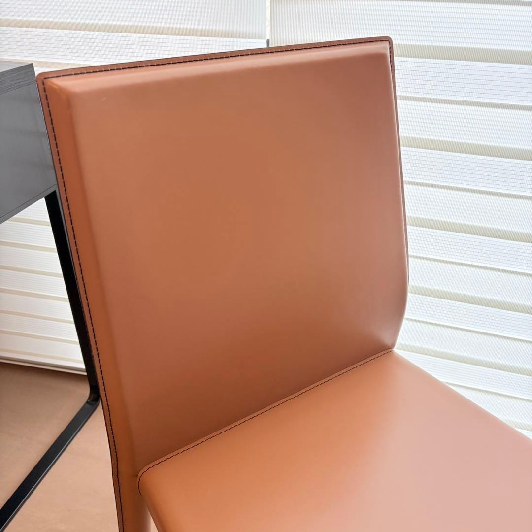 【定価半額以下】[引取限定で格安]ADAL　Margotダイニングチェア　本革製
