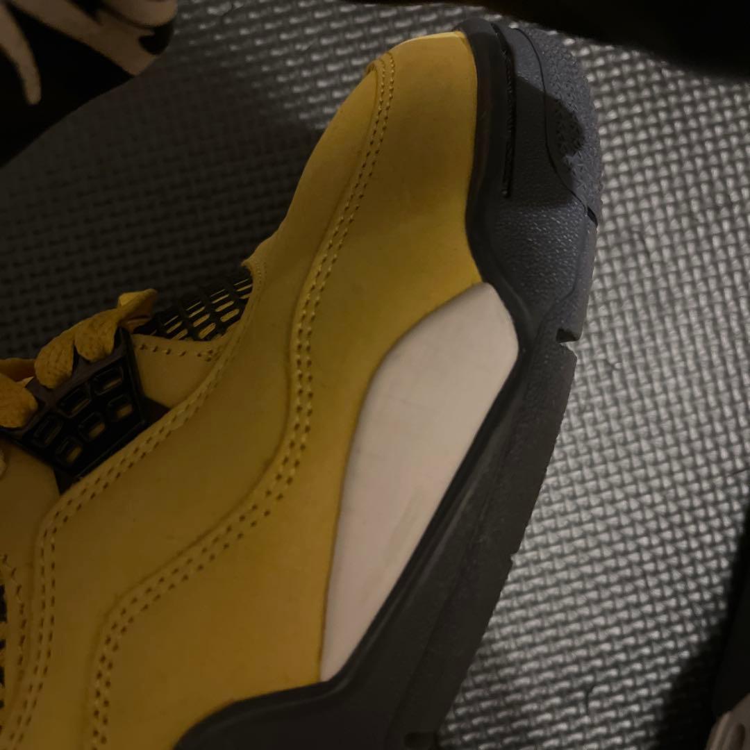 靴 Air Jordan 4 Retro TOUR YELLOW