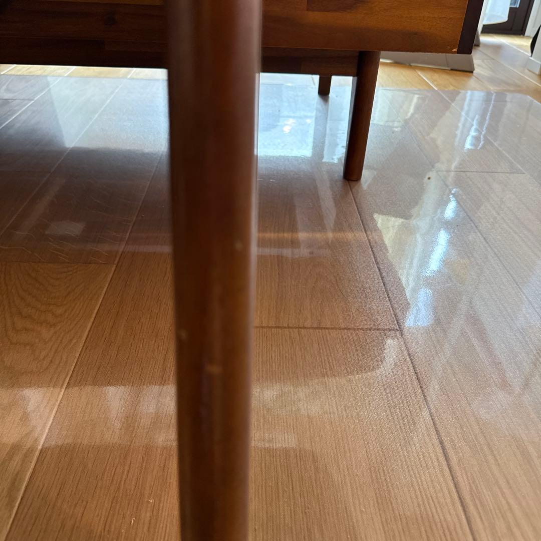 スウェラ　ダイニングテーブル