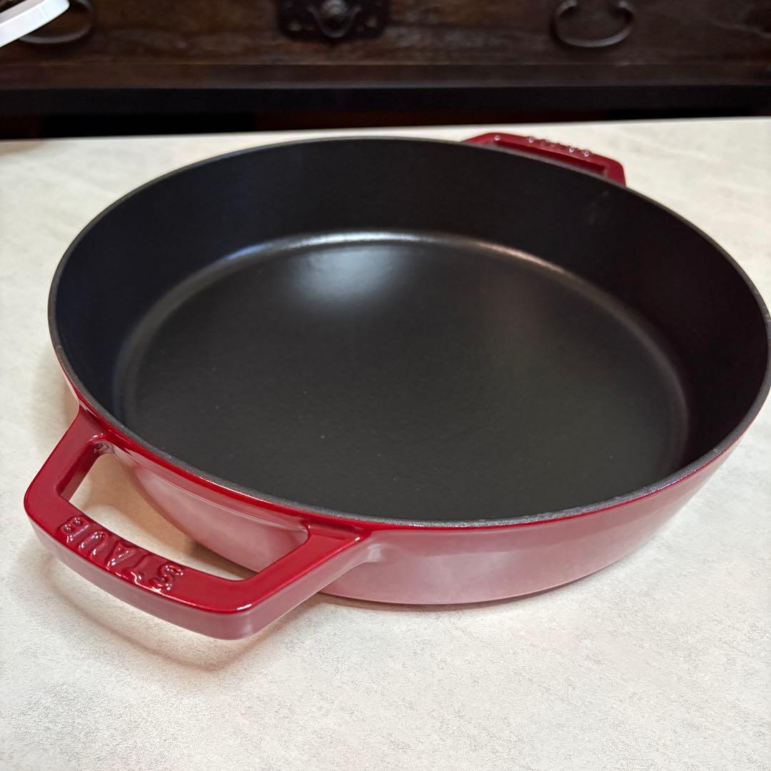 ストウブ　両手ハンドル　 26cm フライパン　チェリー　鋳鉄