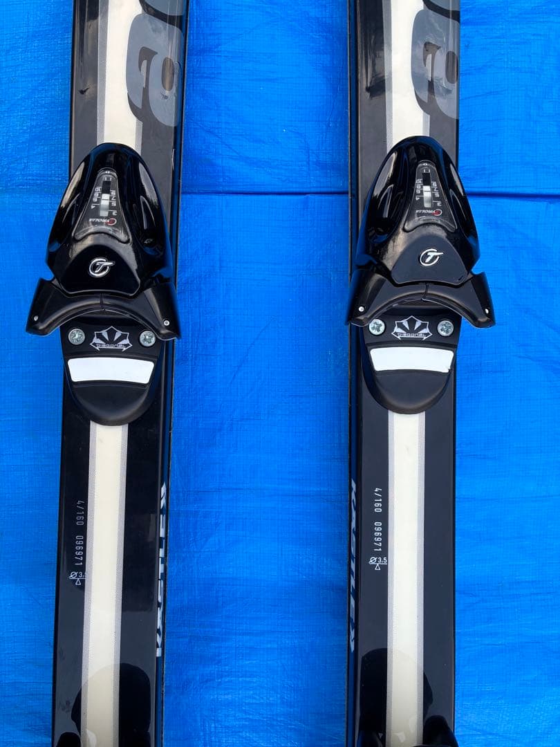 KASTLEスキー板、DOLOMITEブーツ、KIZAKIストックのセット