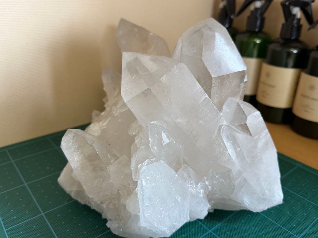 tomokazuです 水晶　クラスター　5188g