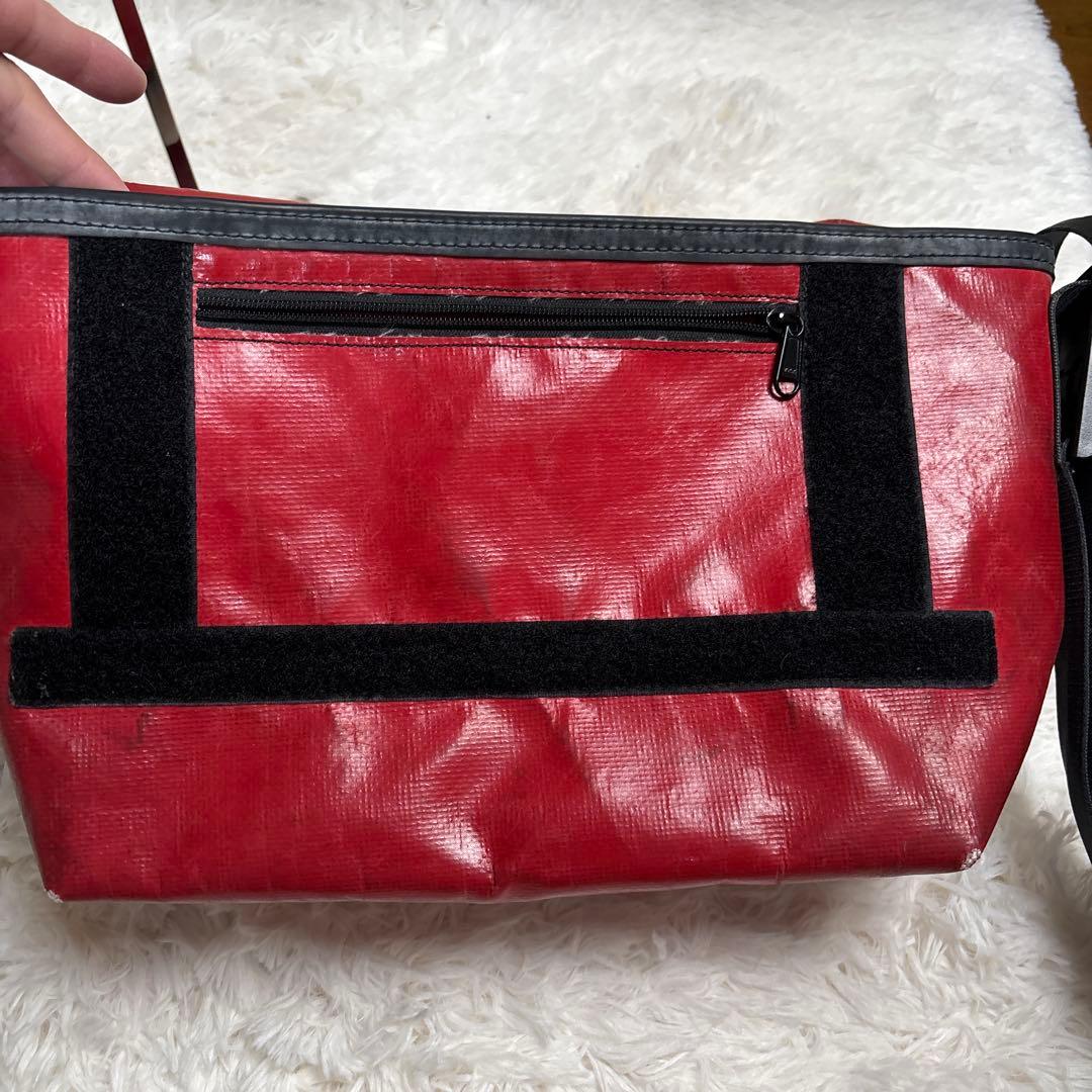 フライターグ　メッセンジャーバッグ　赤