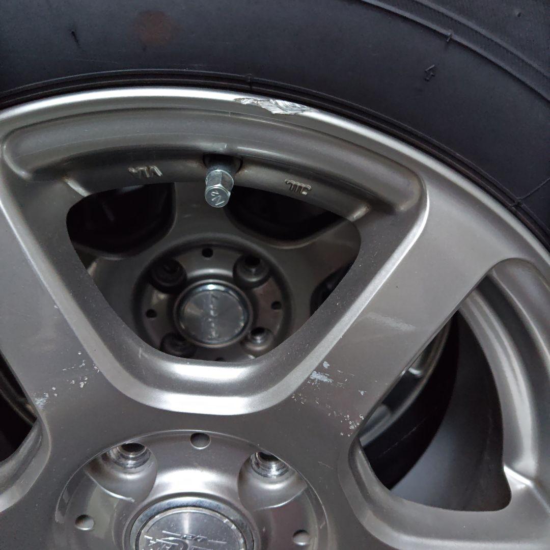 ルーミー付けたスタッドレスタイヤ　4本　175/65R15