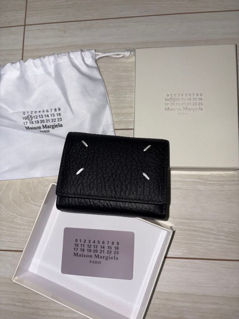 マルジェラ ブラック 三つ折り財布