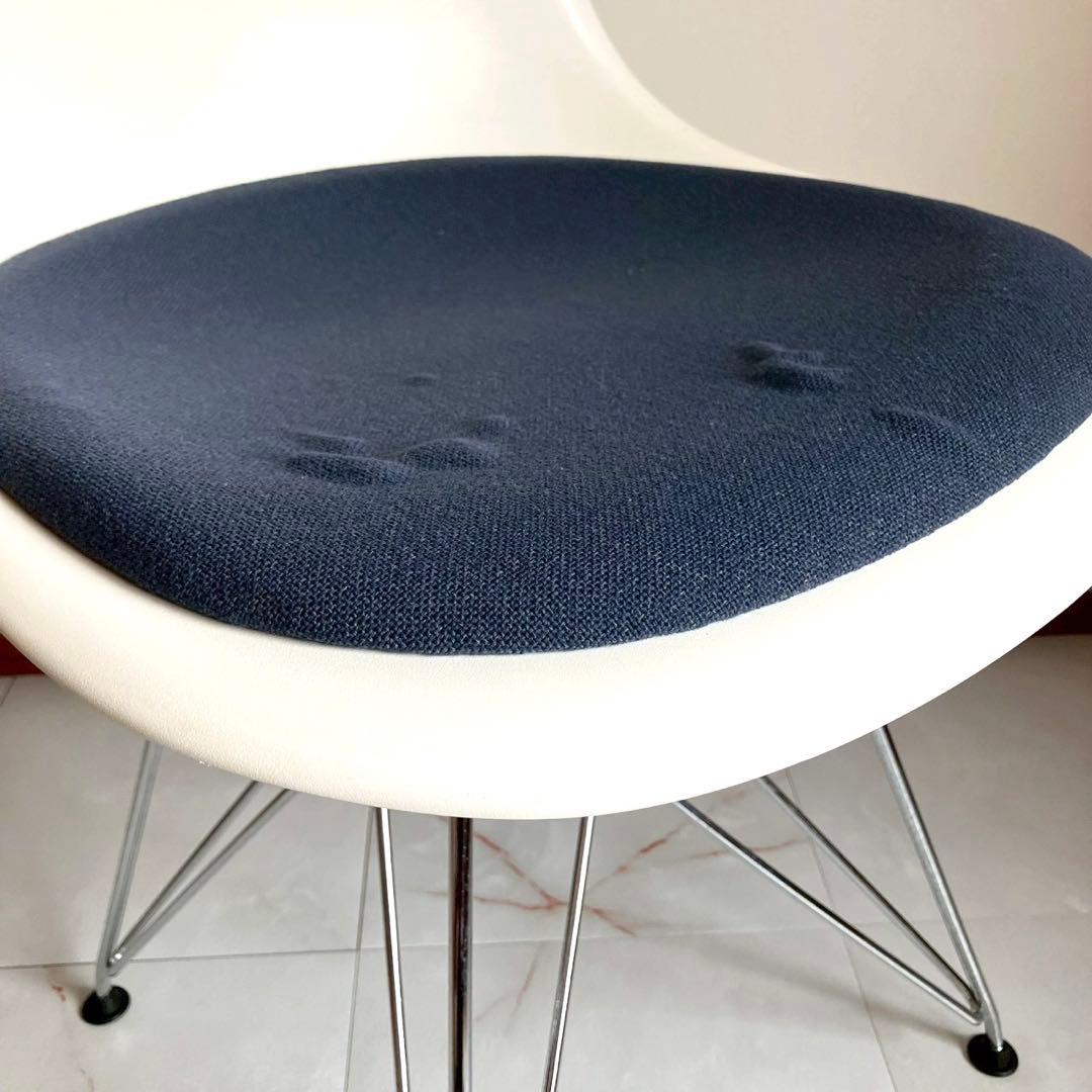 イームズ サイドシェルチェア Vitra社