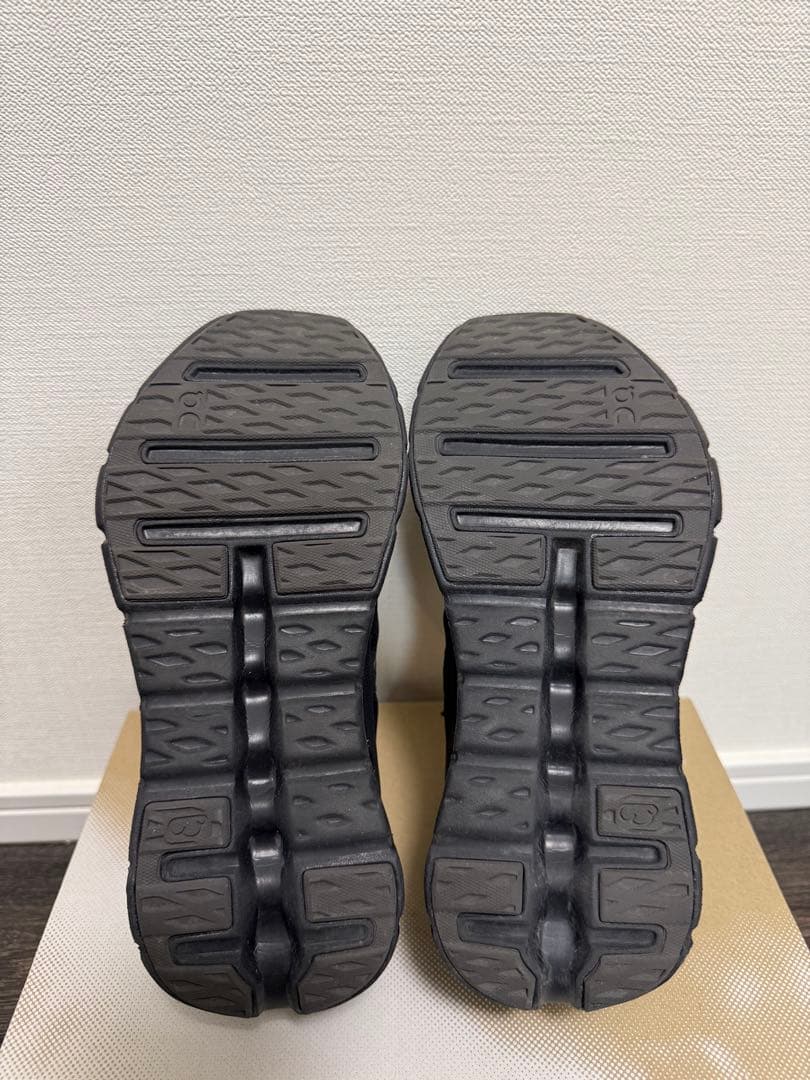 【美品】on Cloudtilt 22.5cm ブラック