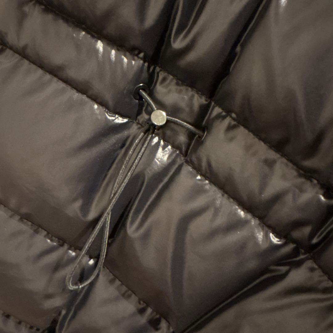 MONCLER ブラック ロングダウンジャケット ファー付き