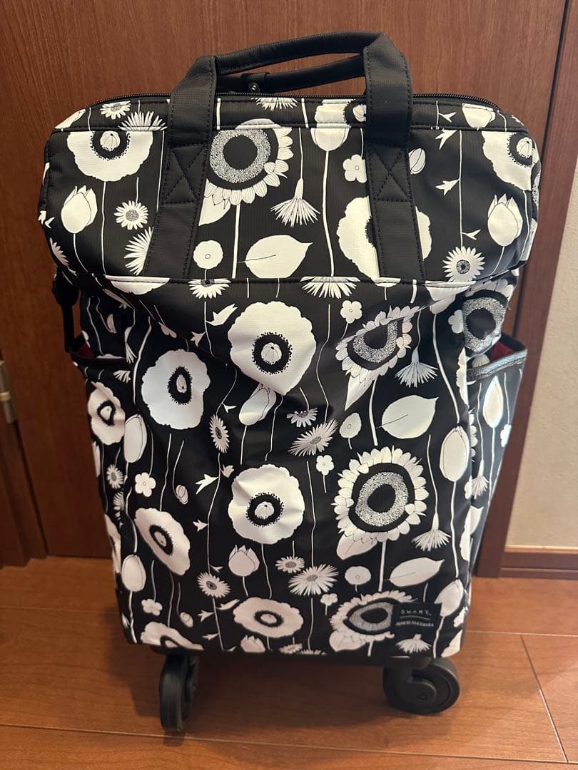 SWANY キャリーバック　中原淳一コラボ　ブラック×ホワイト