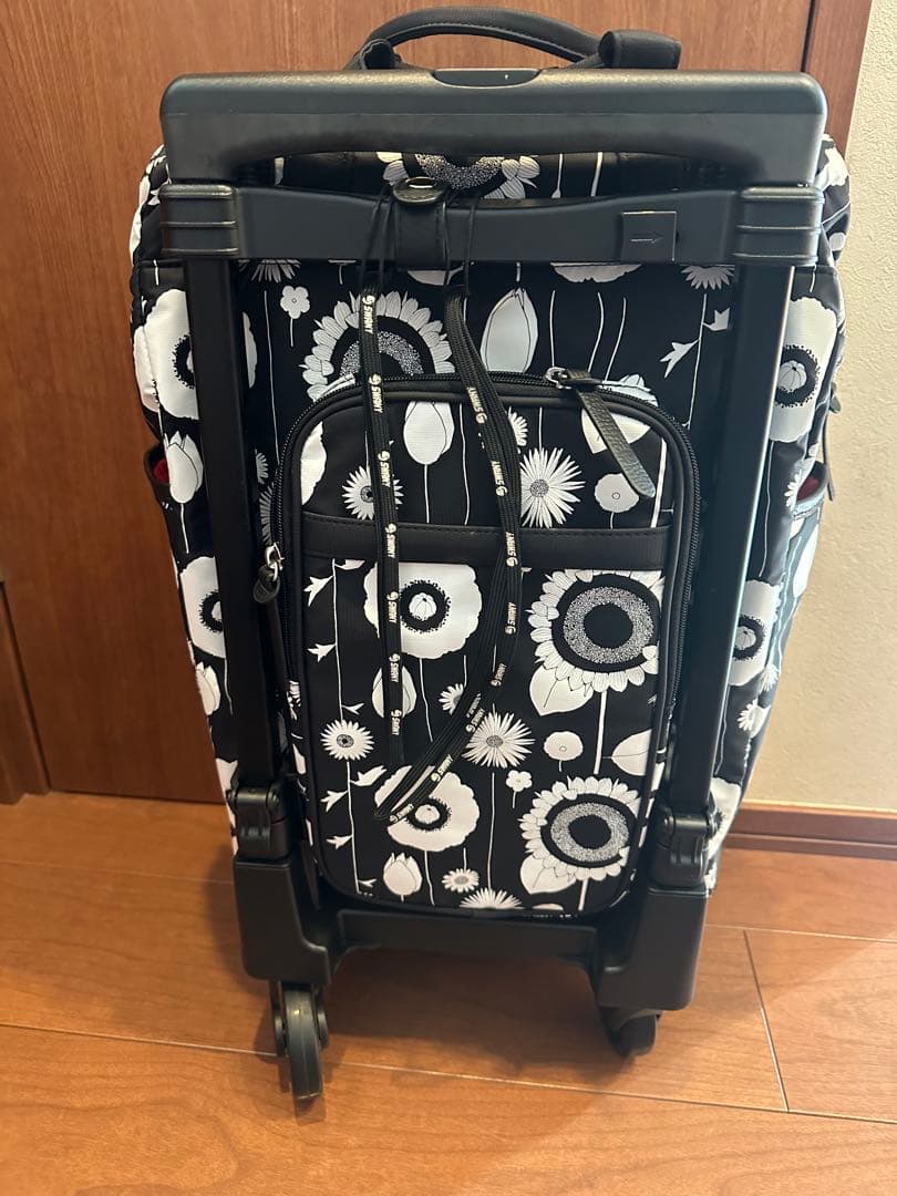 SWANY キャリーバック　中原淳一コラボ　ブラック×ホワイト