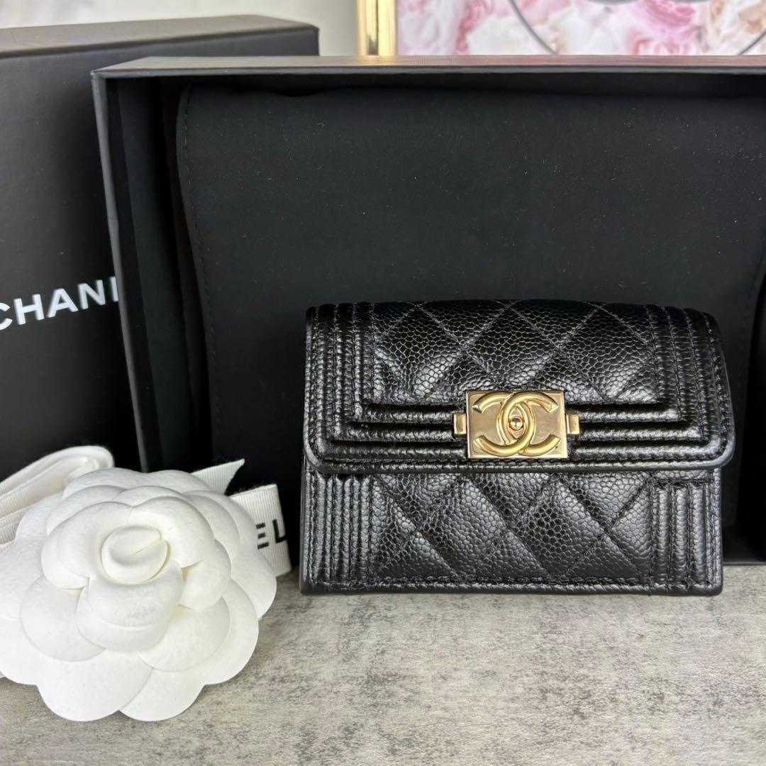 CHANEL ボーイシャネル　キャビアスキン　三つ折り　財布　ケース
