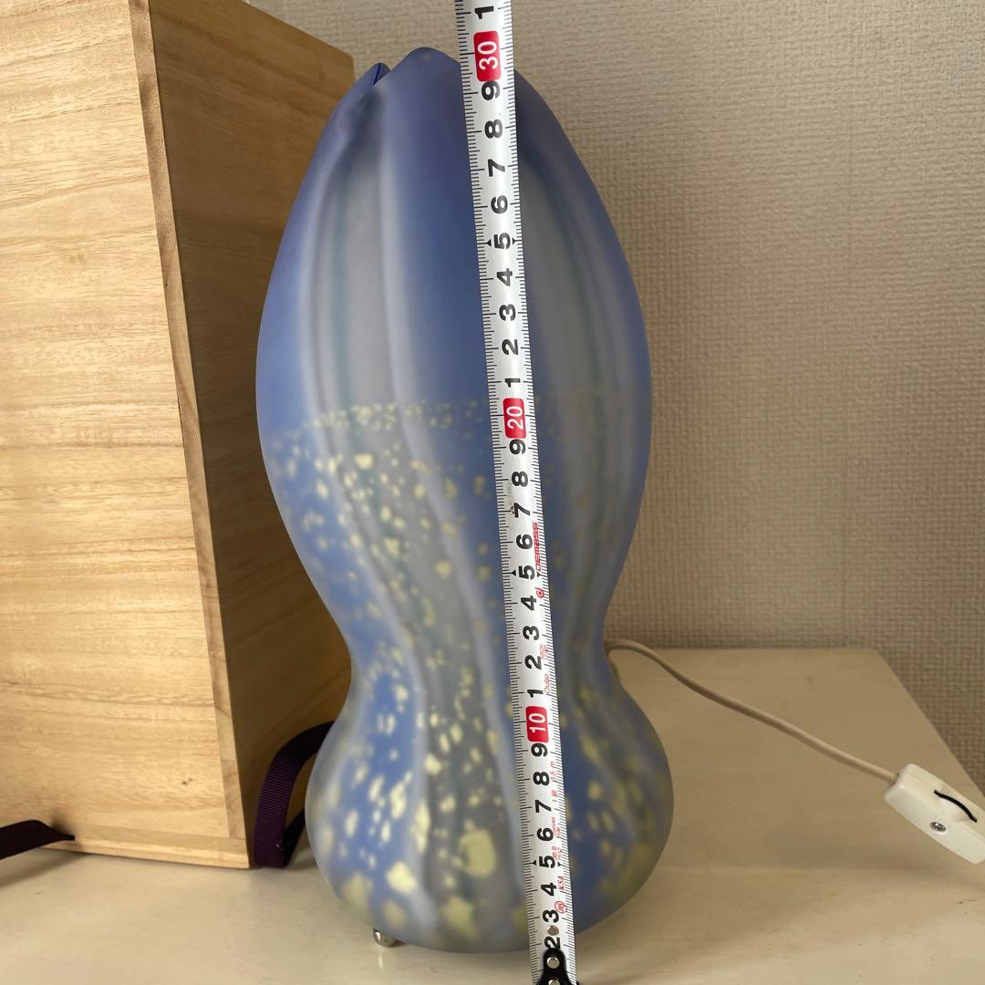 玻璃　テーブルランプ　ランプ白青　約30センチ　木箱付き　美品にみえる　送料込み