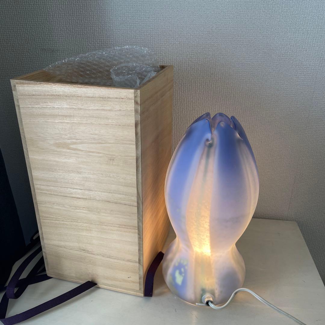玻璃　テーブルランプ　ランプ白青　約30センチ　木箱付き　美品にみえる　送料込み