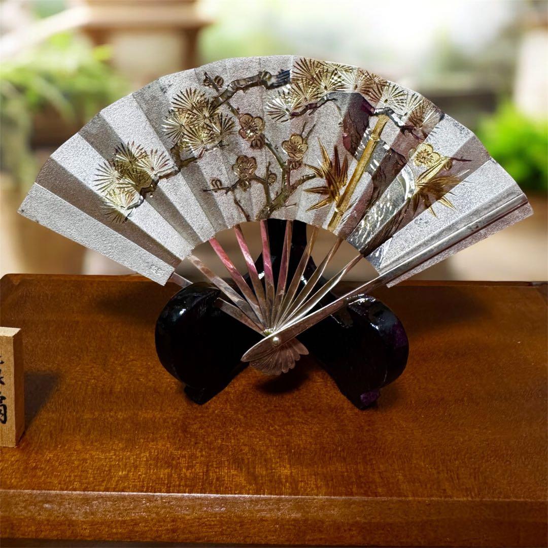 武比古 純銀 扇子 四寸五分 銀製 飾り扇 松竹梅 共箱付き 伝統工芸 置物