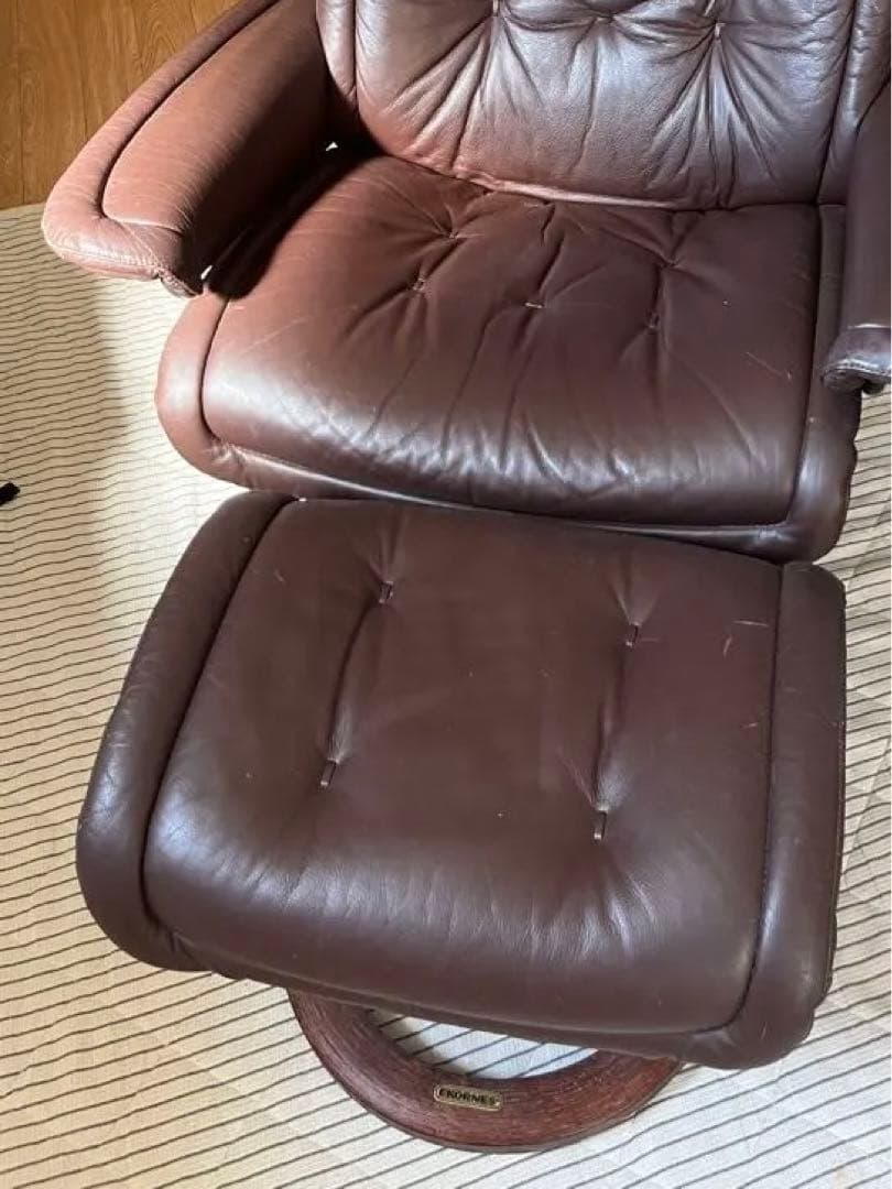 Ekornesロイヤル 本革リクライニングチェア付属オットマン