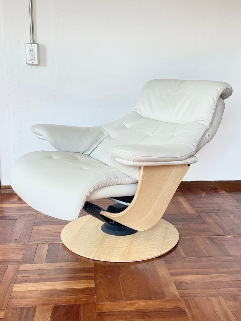 カリモク THE FIRST ザ ファースト リクライニング チェア オットマン