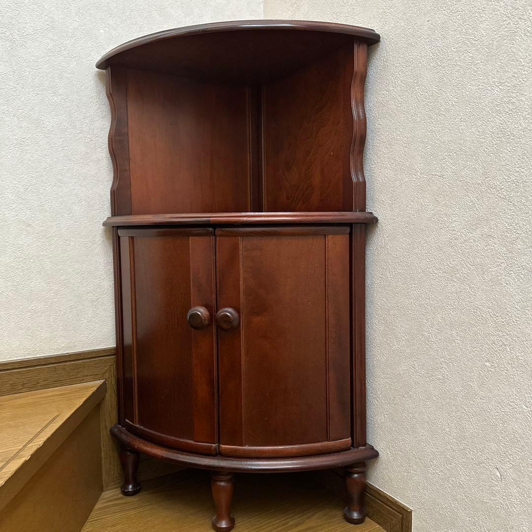 コーナーチェスト