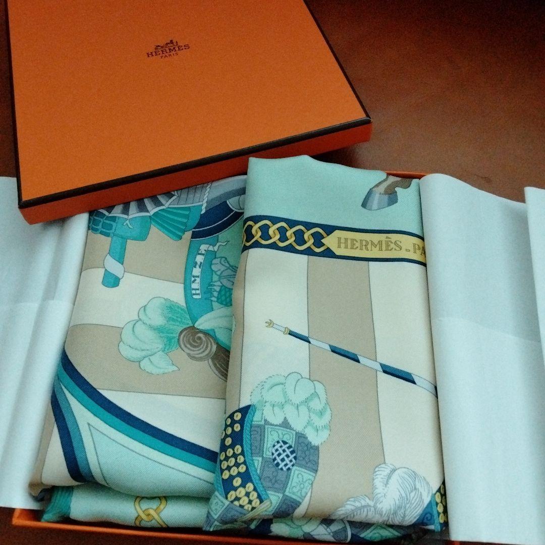 HERMES♦︎大判シルクスカーフ♦︎カレ90
