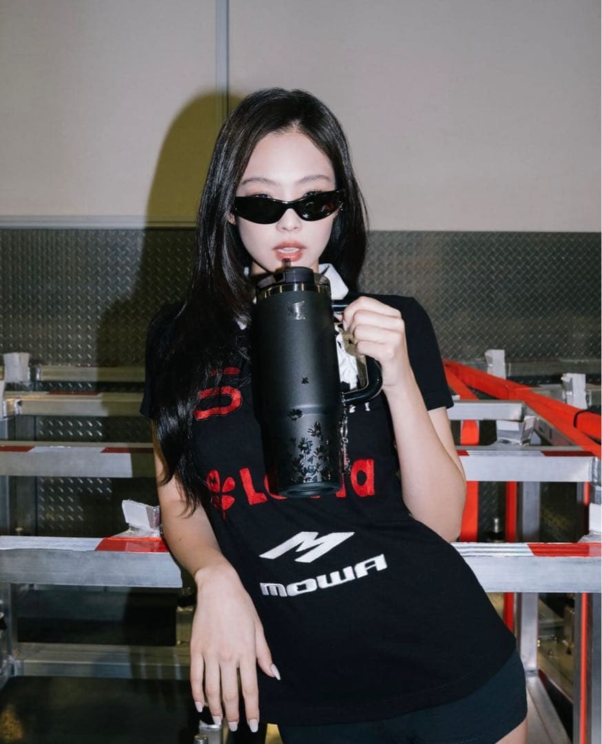 【限定】Stanley x JENNIE 真空スリム クエンチャー0.88 L