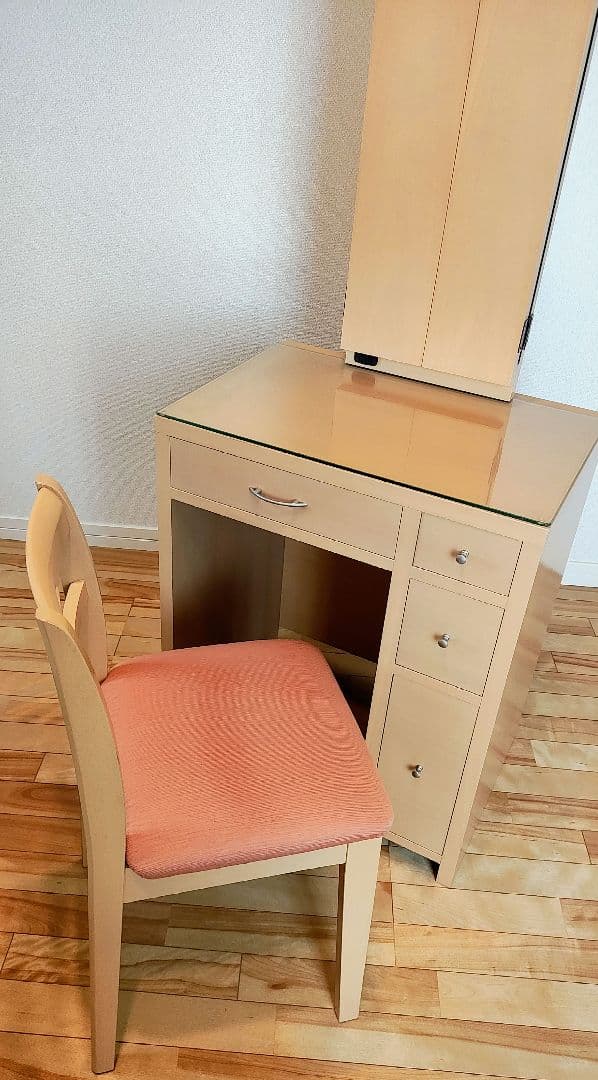 ドレッサー　椅子　天板クリアガラス付き　コンセント付き