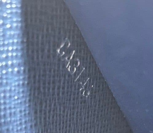 Louis Vuitton 長財布 ジッピー XL タイガ OCEAN