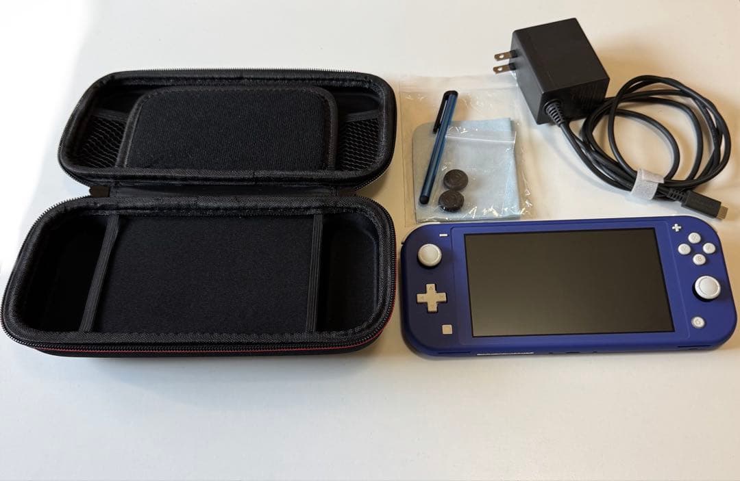 Nintendo Switch Lite 収納ケース付き(箱無し)