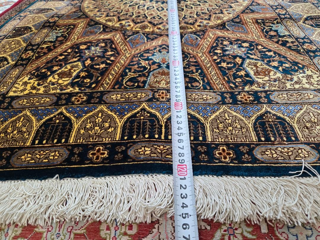 ペルシャ絨毯クム産綺麗なダークグリーンとゴルド色100%手織りシルク120×80