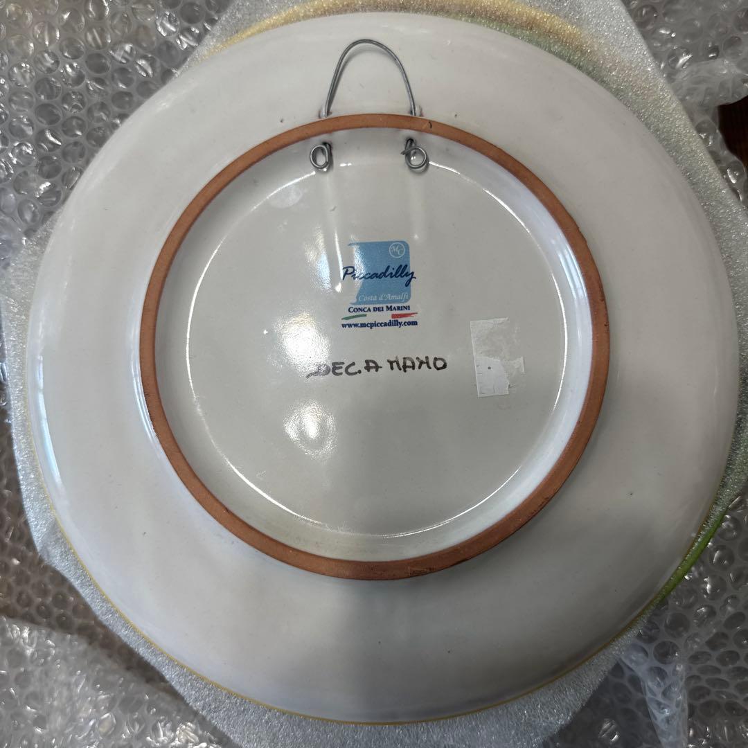 イタリア食器　壁飾り穴、フック付き