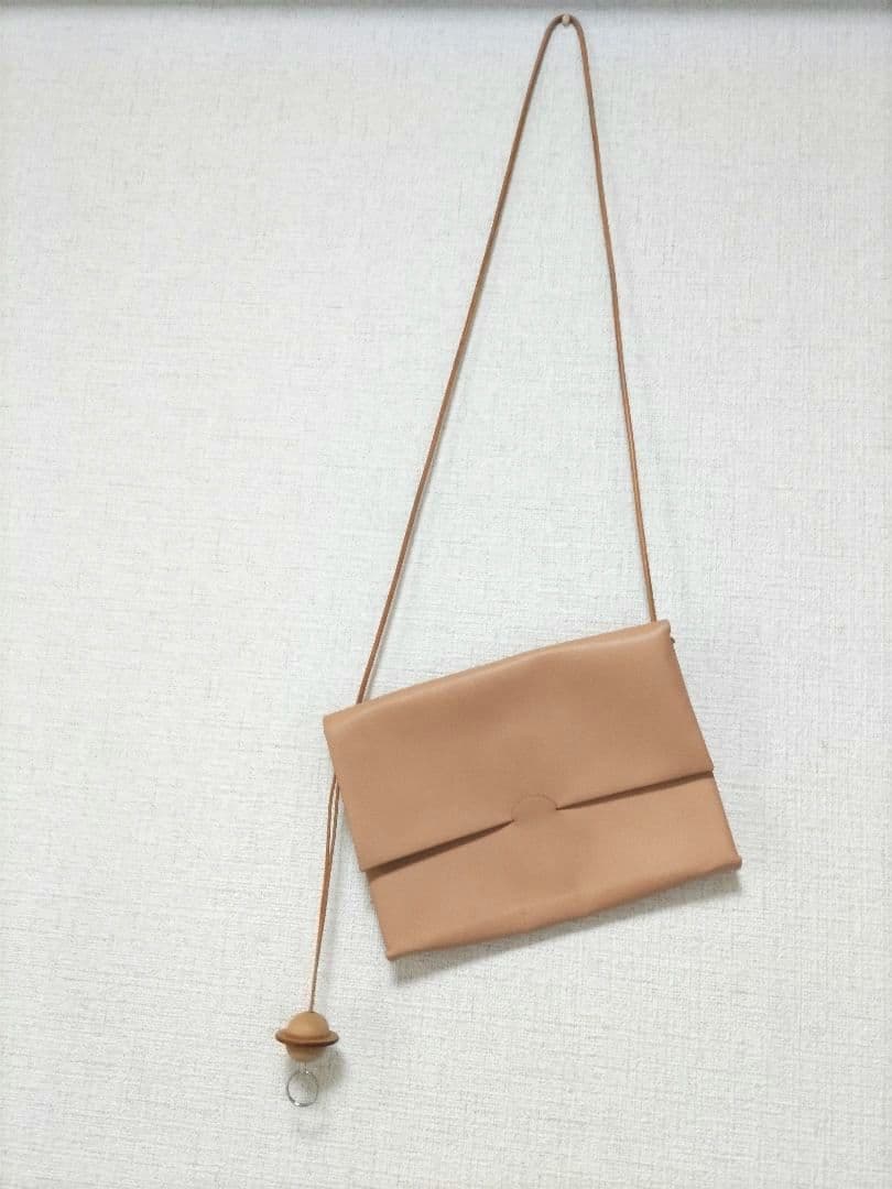 iroseイロセ キャメル ショルダーバッグ チャーム付き 美品ユニセックス