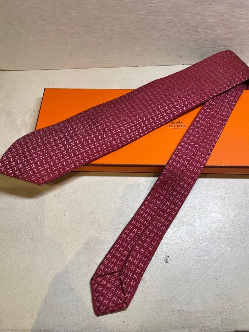 【極美品】HERMES バーガンディ H総柄ネクタイ　結婚式向け