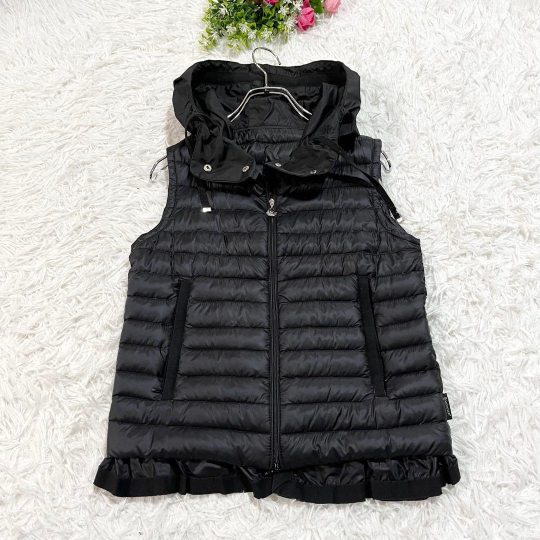 美品　MONCLER LUCILA ダウンベスト　フリル　ブラック　0