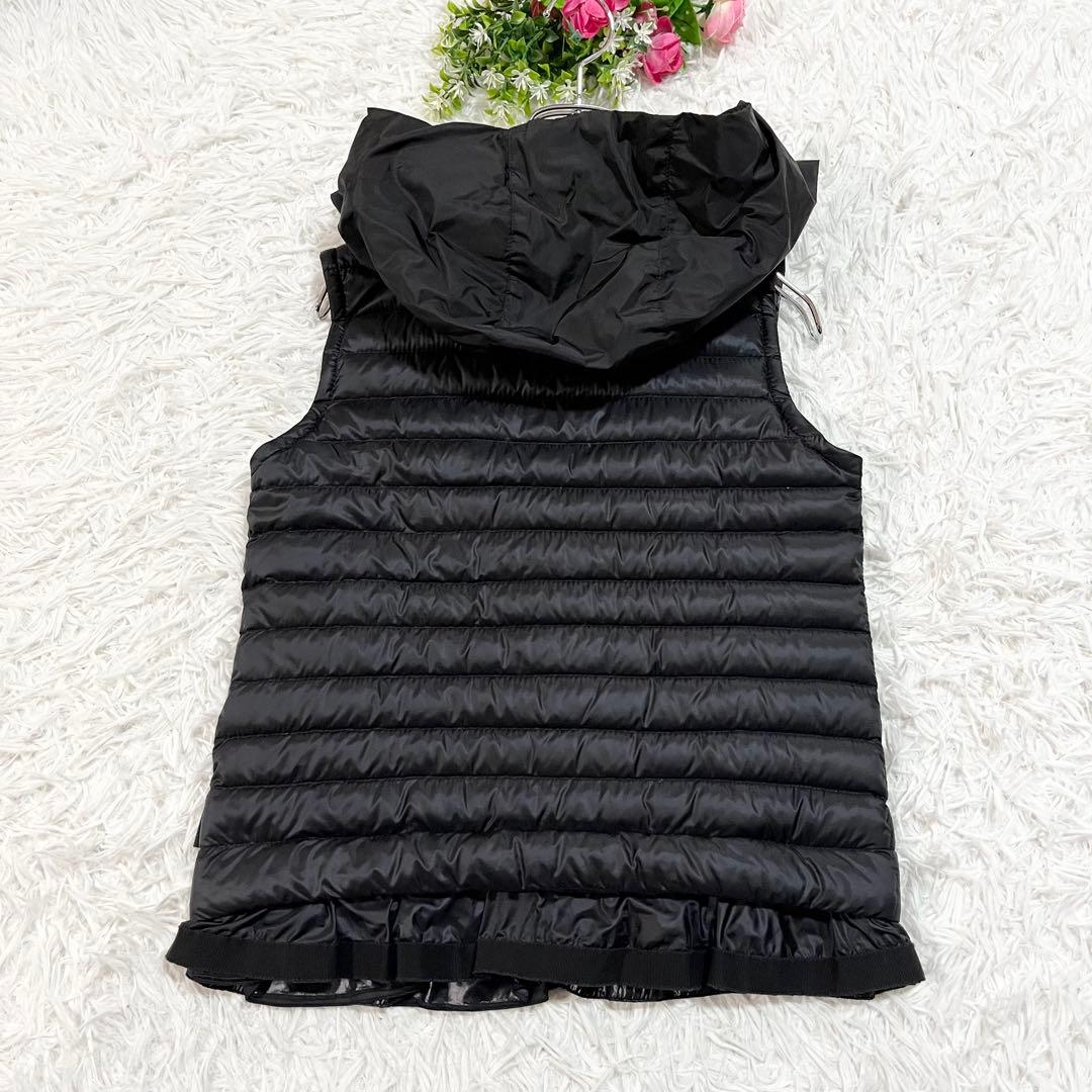 美品　MONCLER LUCILA ダウンベスト　フリル　ブラック　0