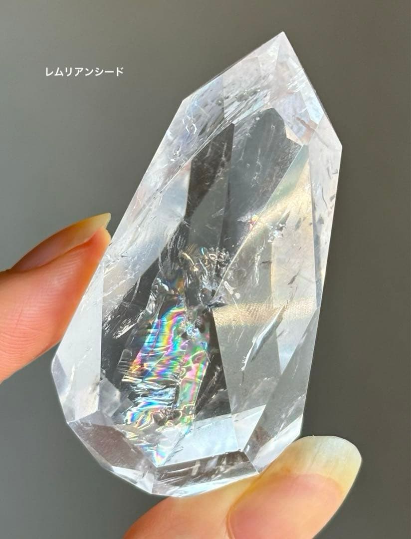 特価　少し石目あり　高品質　レムリアンシード　水晶　ファセットカット　虹　透明