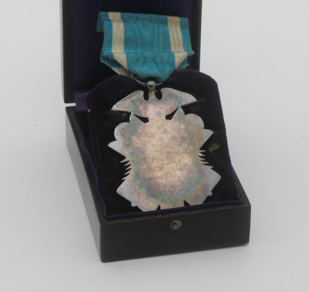 A19. 功七級金鵄勲章　 記章 勲章 銀メダル1点