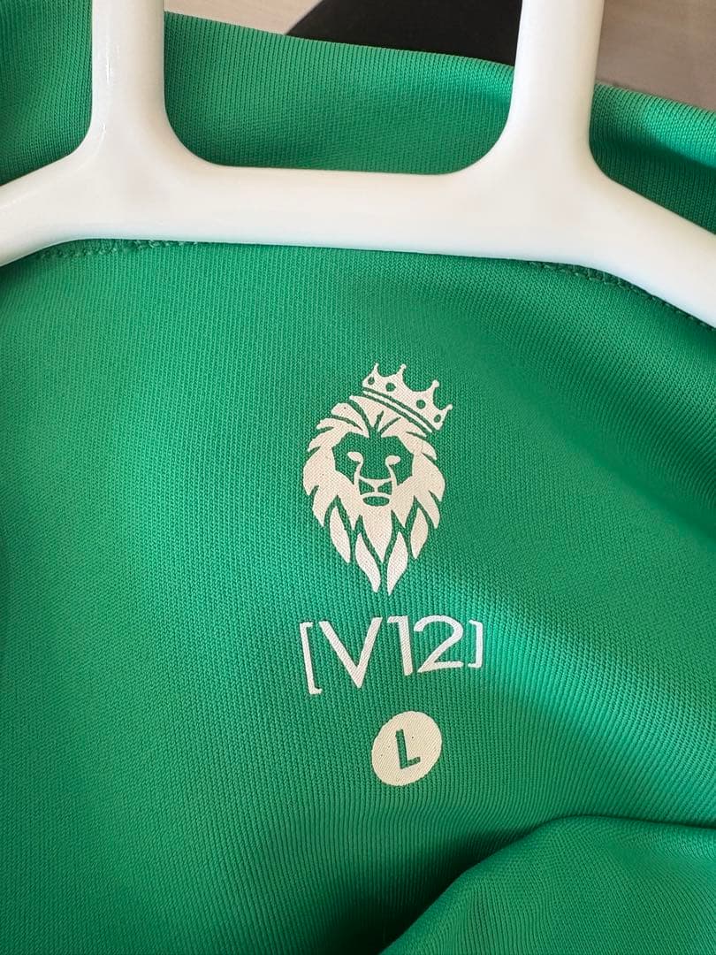 新品 [V12] モックネック Lサイズ