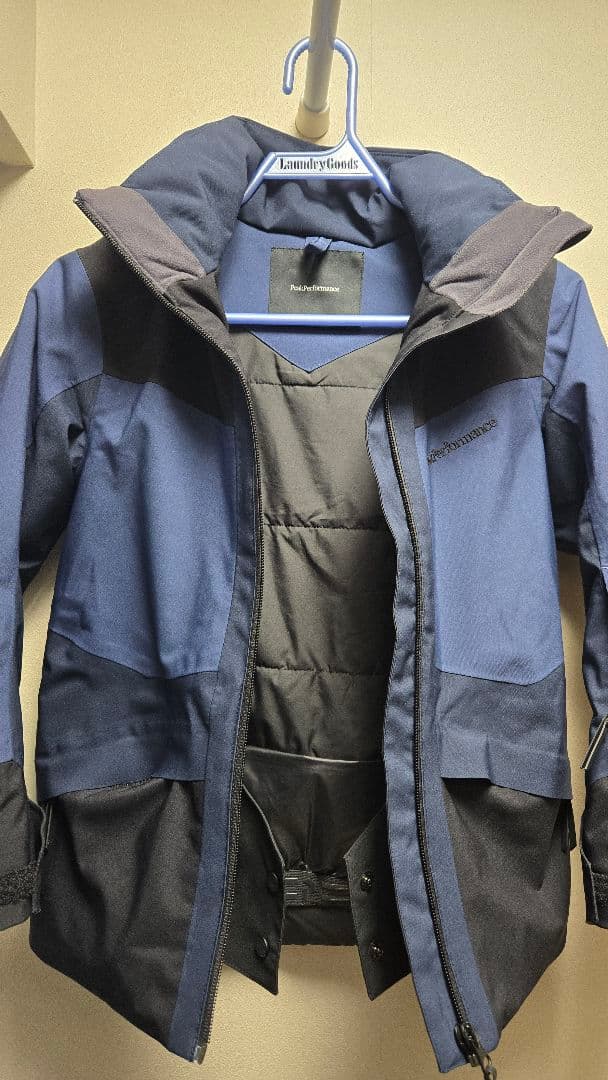 ®さま用　Peak performance ジュニ　スキーウエア上のみ130中古