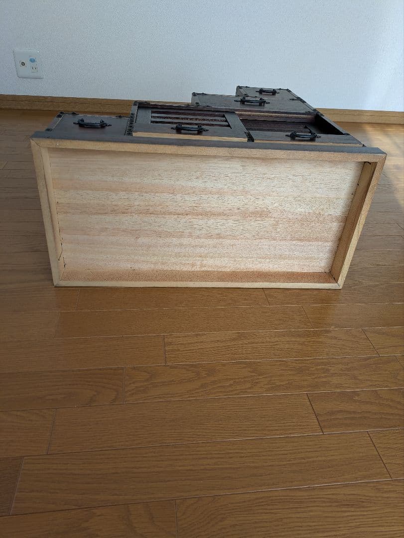 2/3迄の出品です。木製階段型箪笥 6引き出し