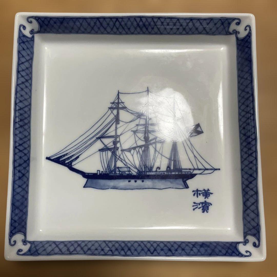 横浜南蛮柄絵図の絵皿