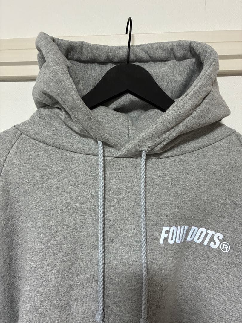 FOUR DOTS グレー パーカー 4Dロゴ　キャンバー　BADHOP