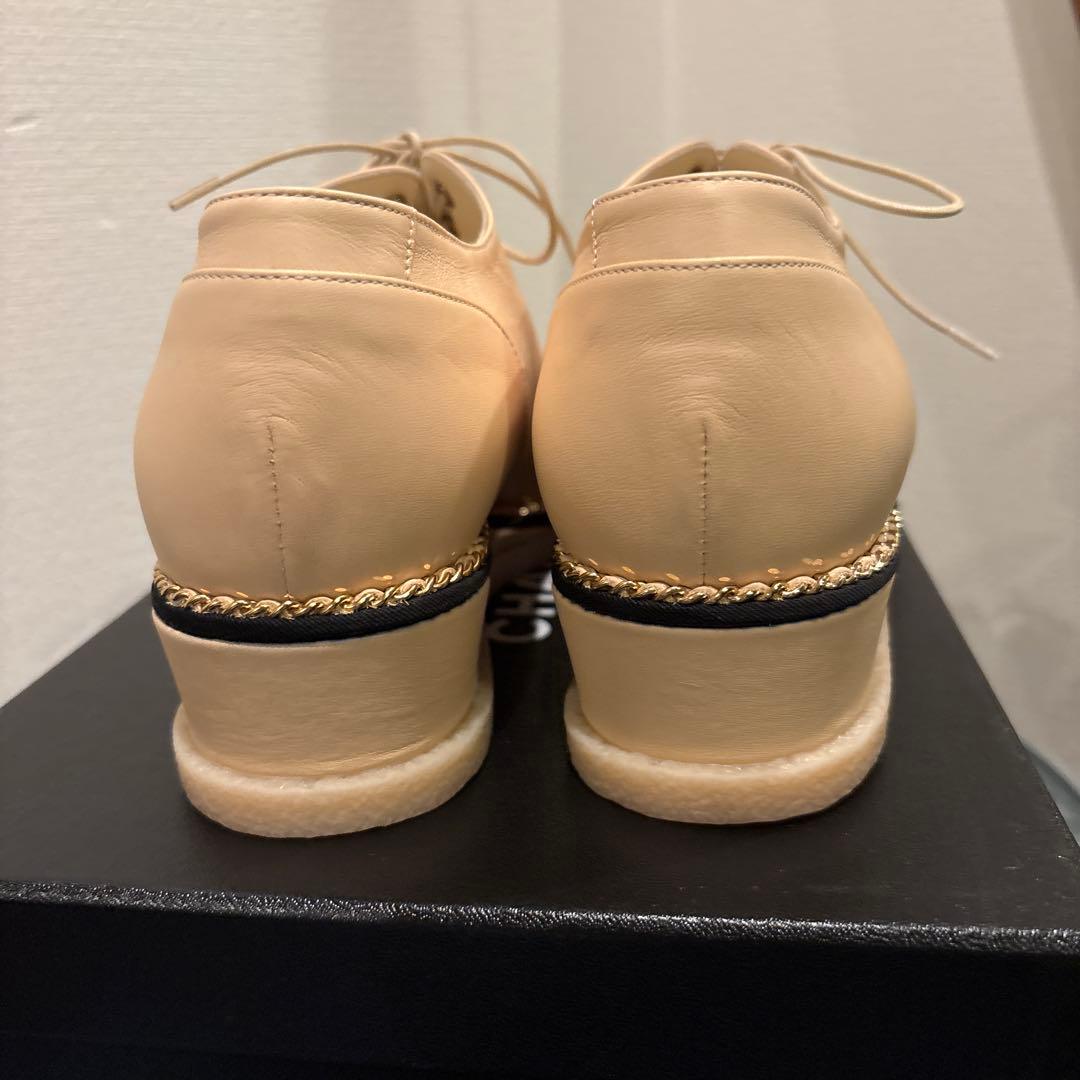 CHANEL ベージュ/黒 レースアップスニーカー37サイズ