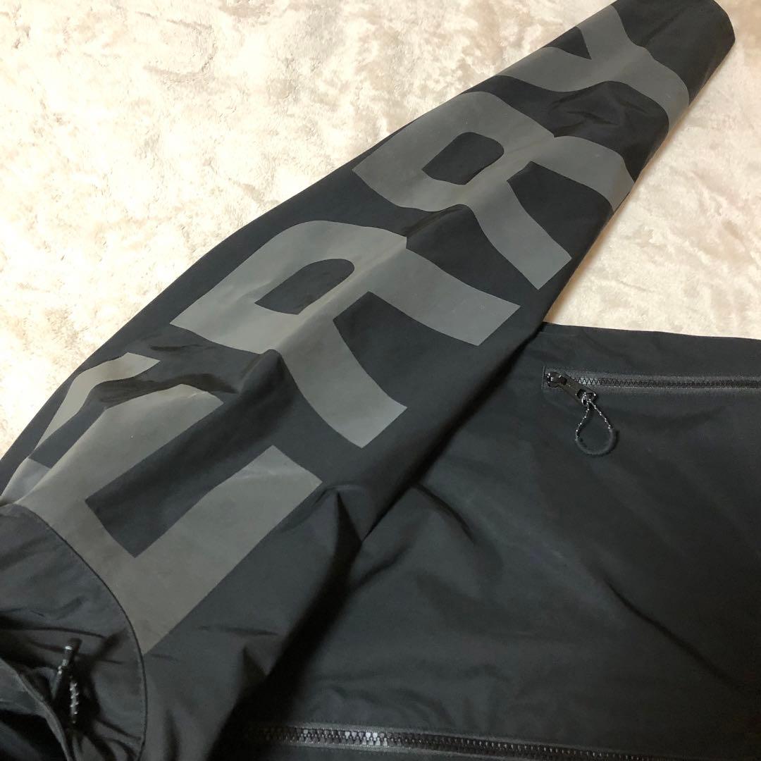 ★いる★美品　バーバリー　ナイロンジャケット　ブラック　ビッグロゴ