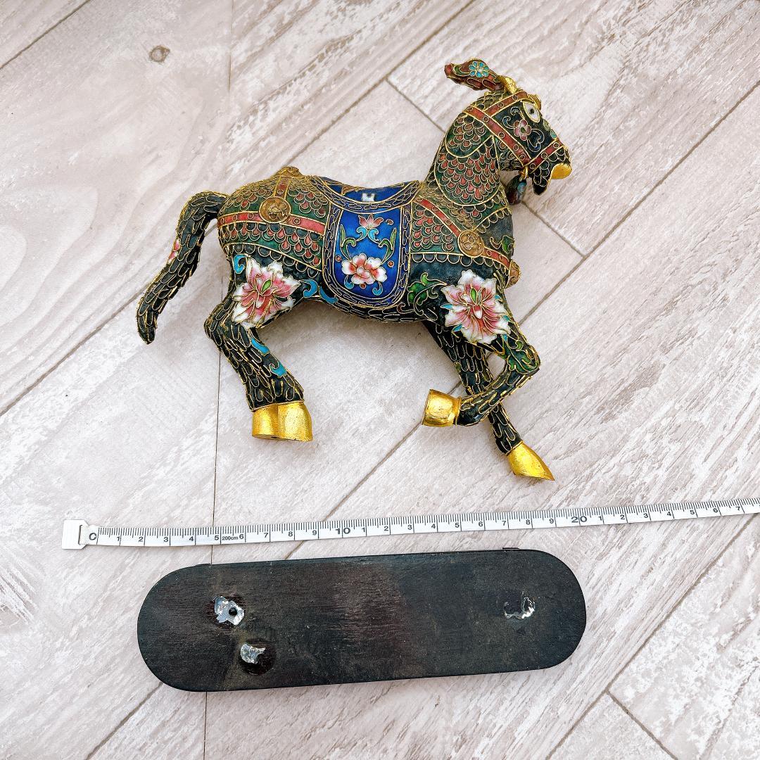 七宝焼　馬の置物　台付き　時代物　中国　繊細　首元装飾