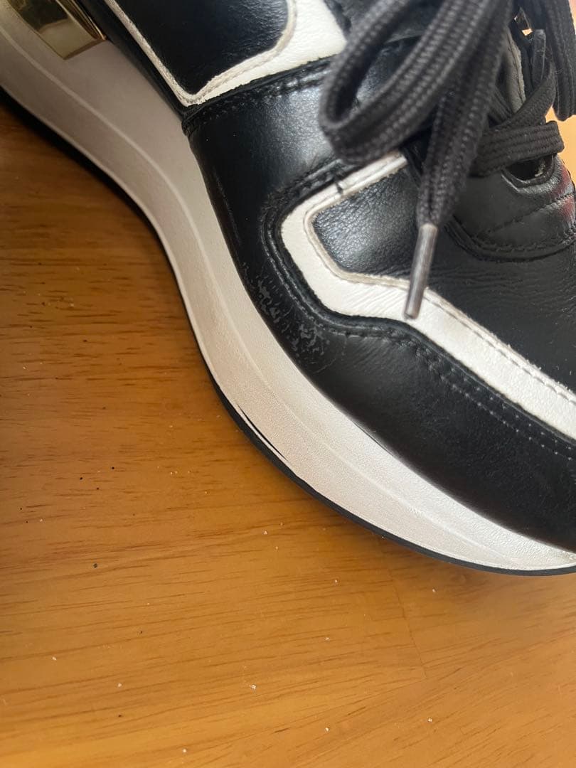 ⭐︎Louis Vuitton スニーカー ブラック/ホワイト⭐︎