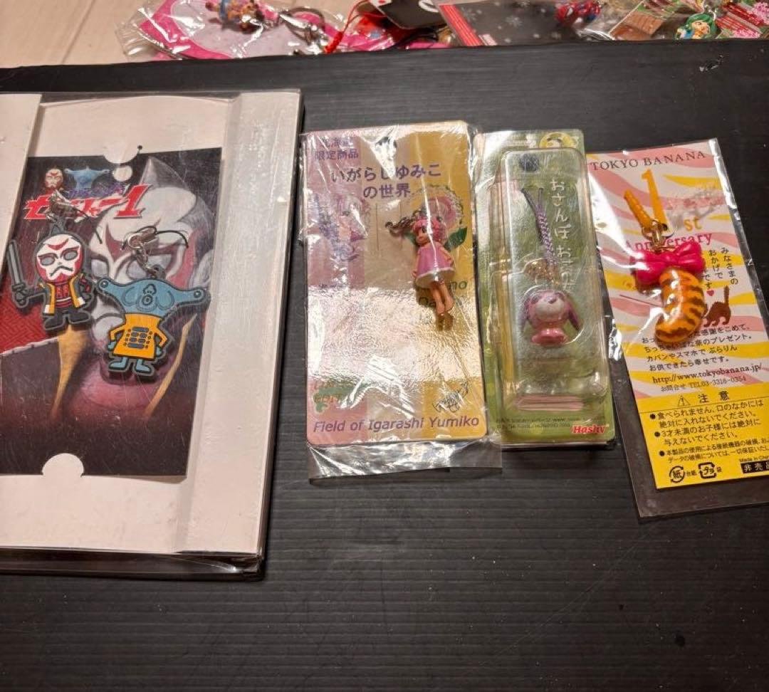 R*8様 マイナーな激レア品！アニメキャラご当地キャラクターなど大量まとめ売り